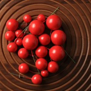 כדורים בצבע אדום לקישוט עוגה