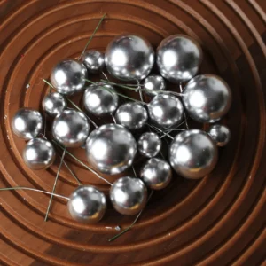 כדורים בצבע כסף לקישוט עוגה