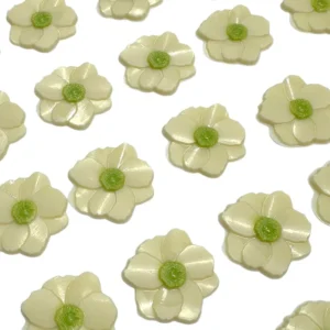 קישוט שוקולד פרח לבן- 17 יח