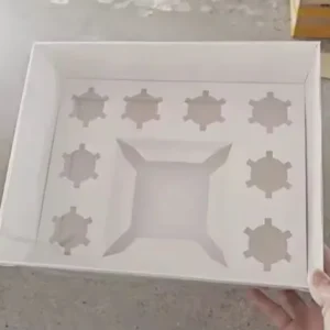 קופסת מיני קייק ו- 8 קפקייקס | לבן