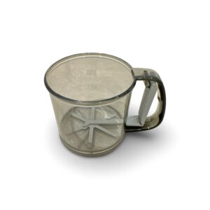 נפת קמח ידנית לניפוי קמח ופיזור אבקת סוכר, קקאו ועוד