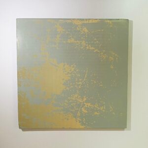 תחתית לעוגה ריבוע תכלת עם נגיעות זהב 34*34